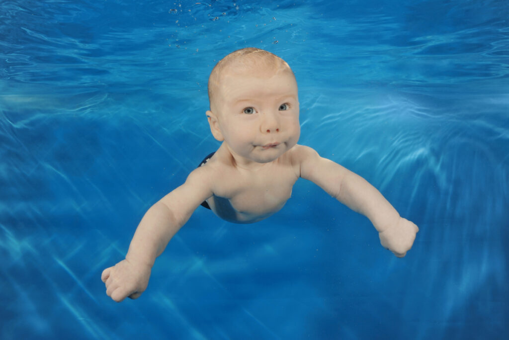 leo west-hurst at a water babies underwater photoshoot