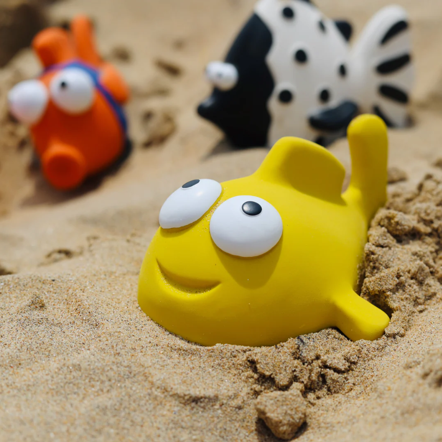 custard the fish pool toy