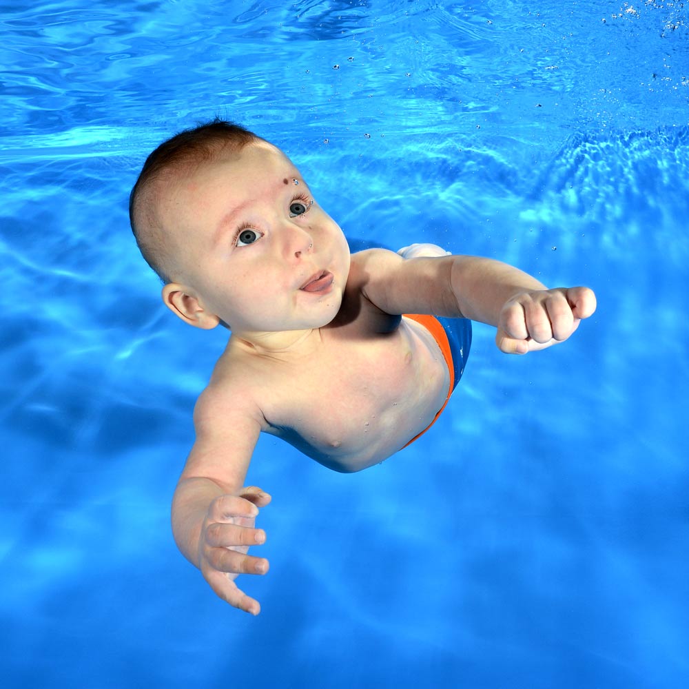 water-baby-winston-underwater