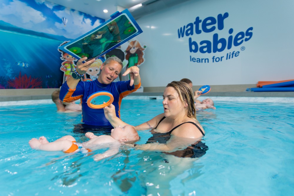 water babies teacher, mum and toddler swimming at splash cove